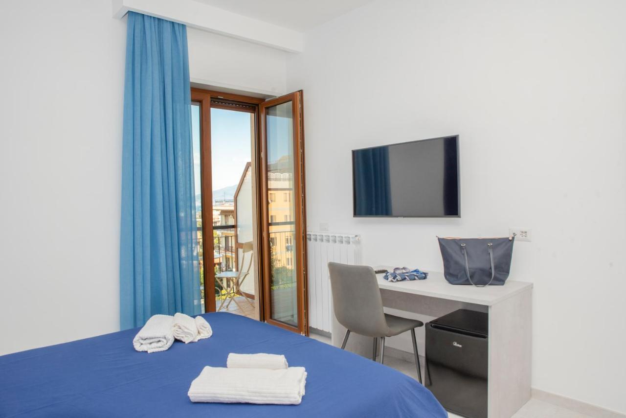 Bed and Breakfast Le Tre Ccc Сорренто Екстер'єр фото